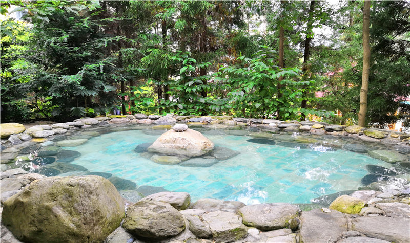 普林温泉度假山庄.jpg