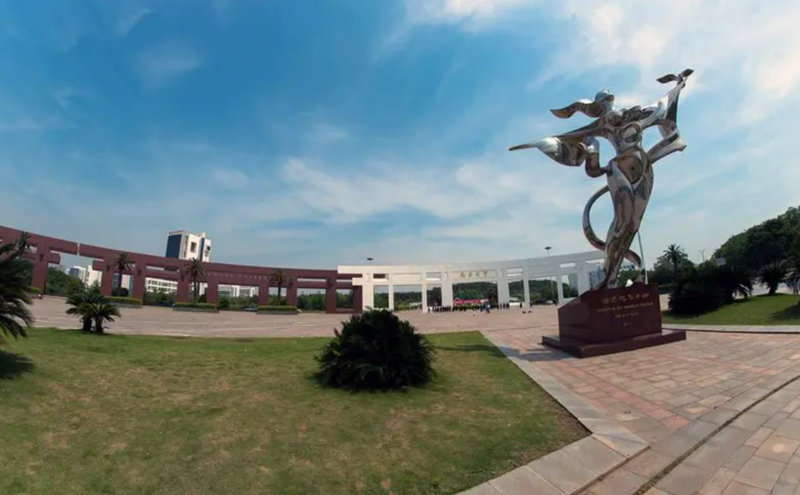 南昌大学玛丽女王学院2.png